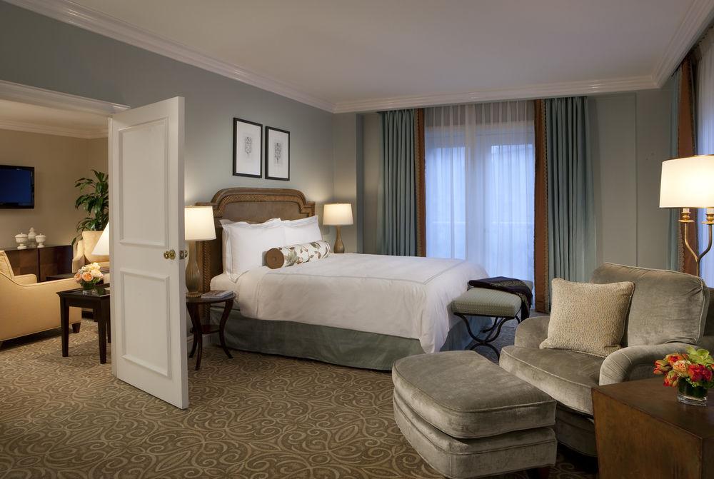 Crescent Court 5*